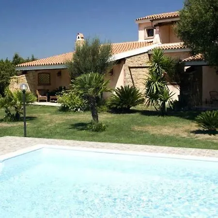 Sleeps 8 Pool Air Con Wifi Vila